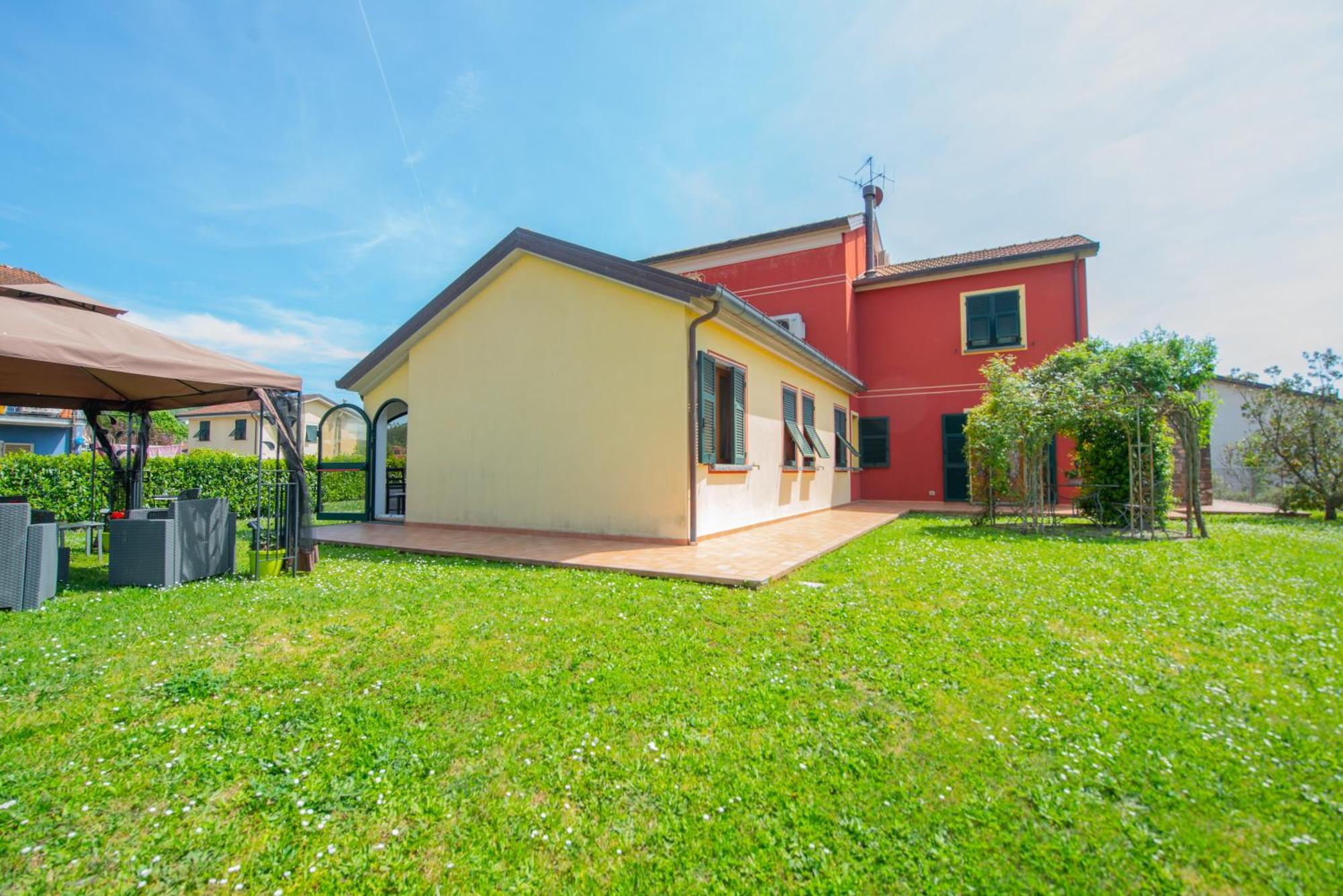 Il Vecchio Noce Hotel Brugnato Exterior photo